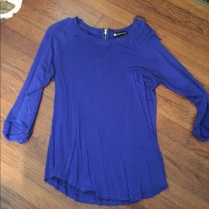 Valerie Bertinelli 3/4 sleeve shirt